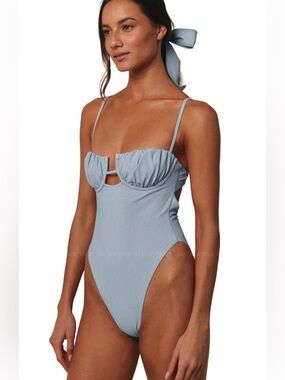 NWT 🌊 MONTCE PETAL ONE PIECE Light Blue Scoop Cup One-Piece Swimsuit